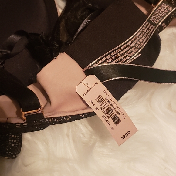 Vitoria Secret Bra - Picture 3 of 3
